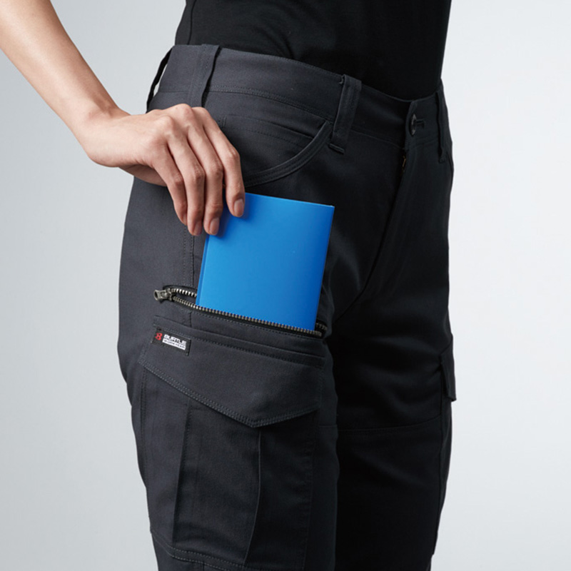 長財布・レベルブック、収納ポケット(右:深さ23cm)